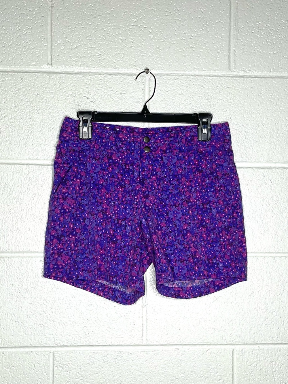 < Columbia Omni-Shade Purple Floral Trail Shorts Size 4 >